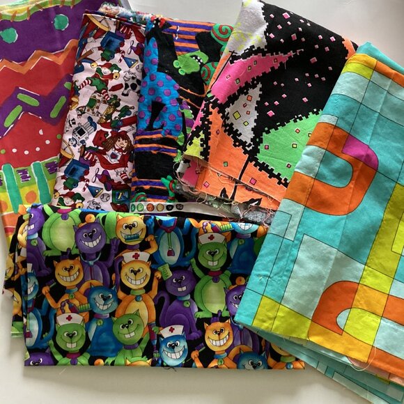 A Bundle Bag of Colored Colorful Cotton Fabric Material Scraps Quilting Sewing - Picture 1 of 7